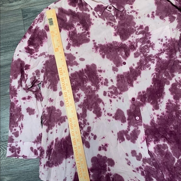 EST 1946 Tie dye long sleeve button down shirt. Size 18/20 - Picture 4 of 9